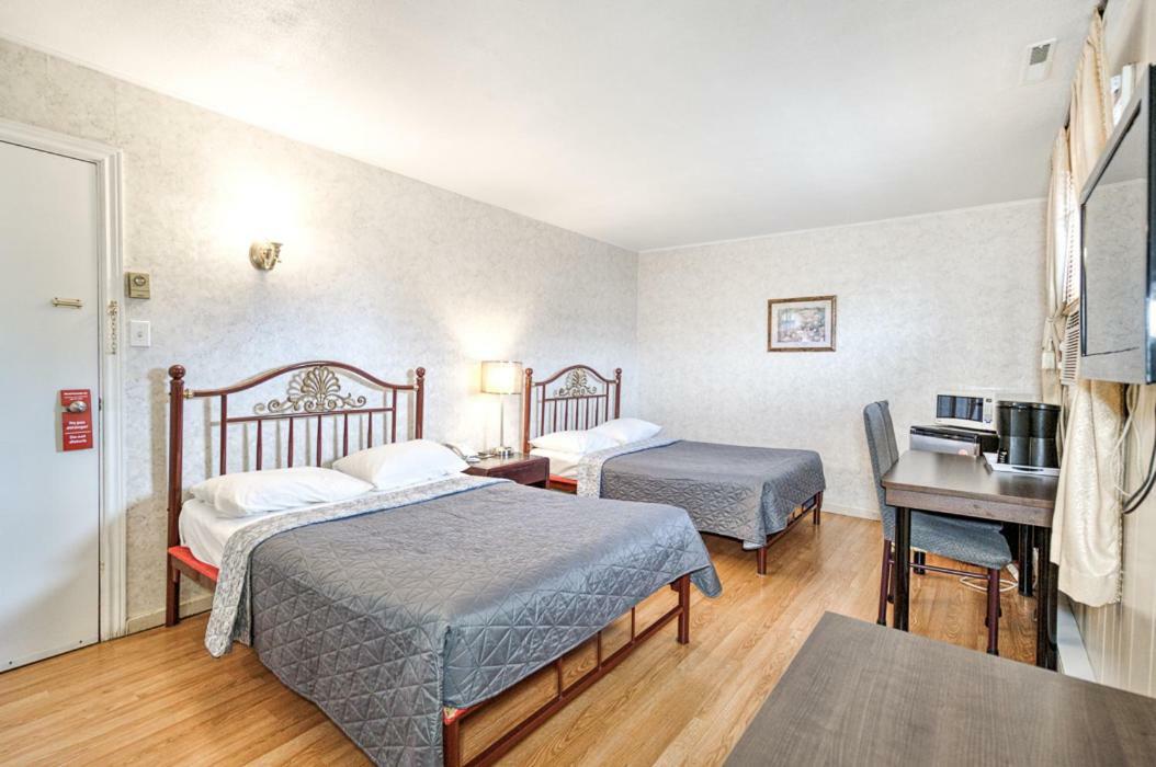 Motel Grande Ile Салаберри-де-Валлифилд Экстерьер фото